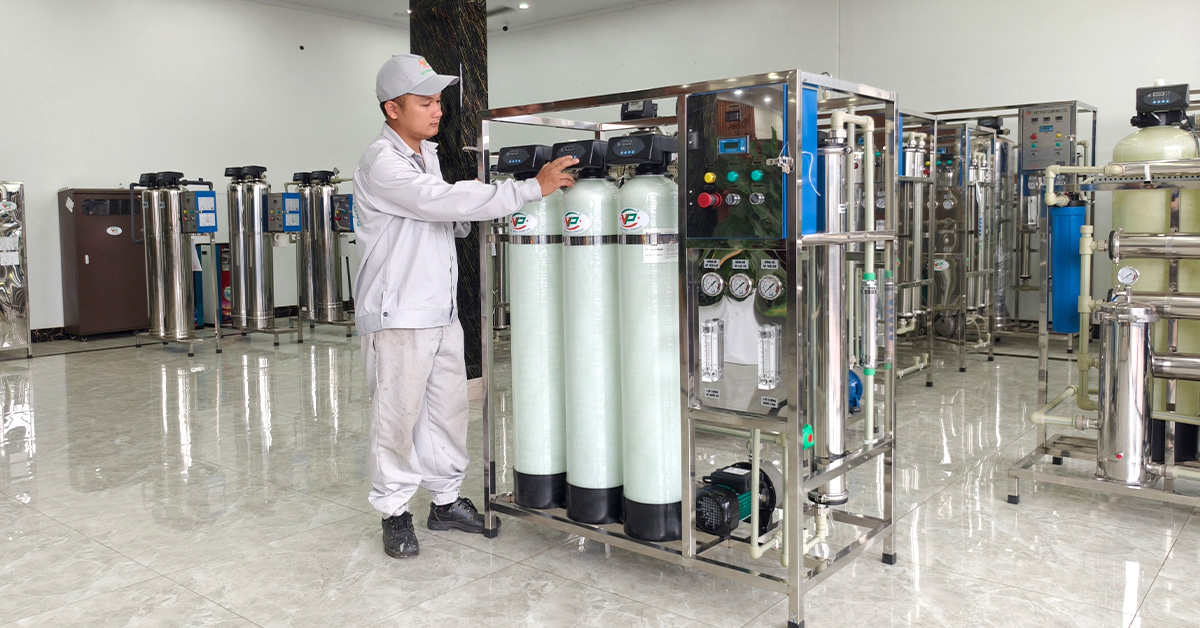 Sản phẩm Hệ thống lọc nước RO 250l/h - Xử lý nước Việt Phát