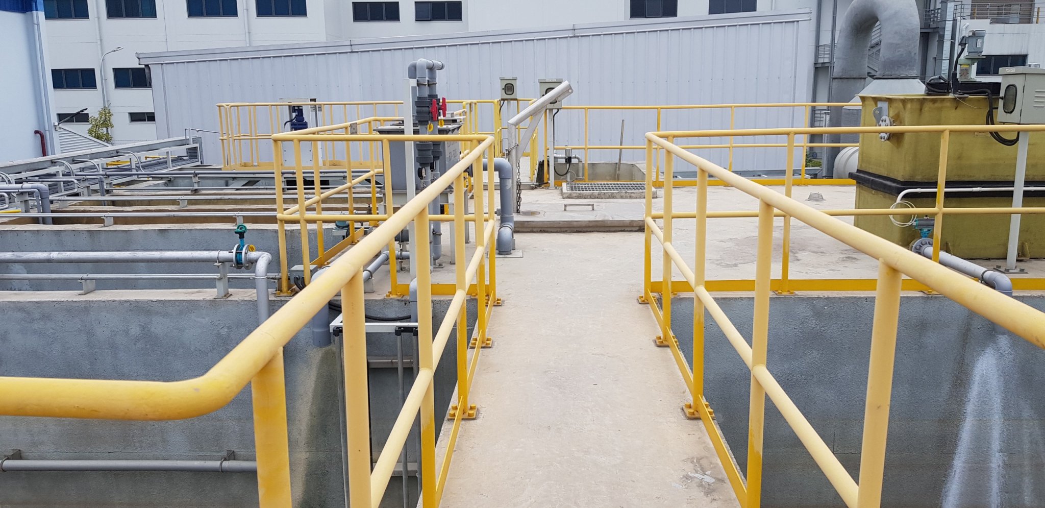 Các bể của hệ thống xử lý nước thải
