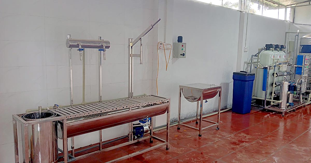 Bàn chiết rót và Hệ thống lọc nước RO công nghiệp 1000l, van tự động