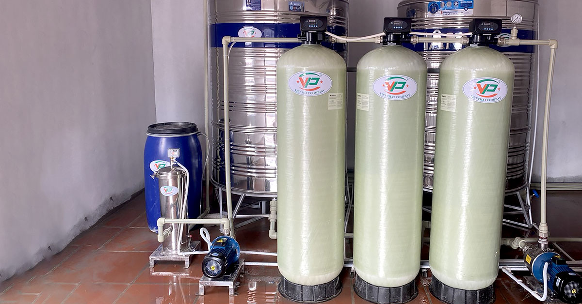 Hệ thống cột lọc thô, lọc tinh và thùng muối