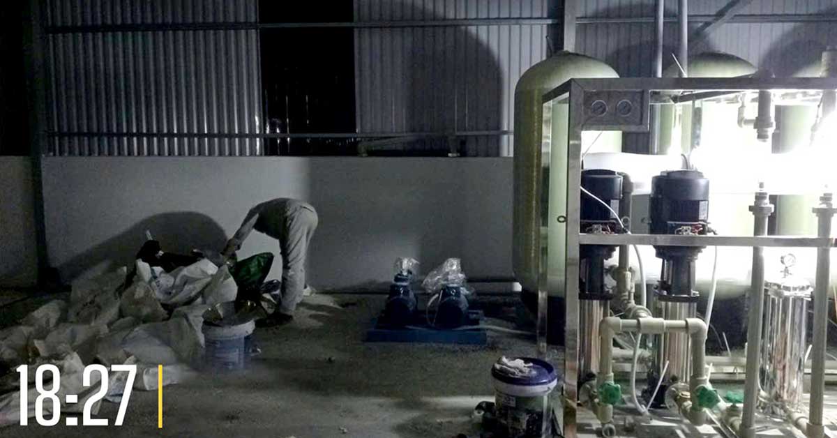 Đội ngũ kỹ thuật đang gấp rút lắp đặt để kịp tiến độ