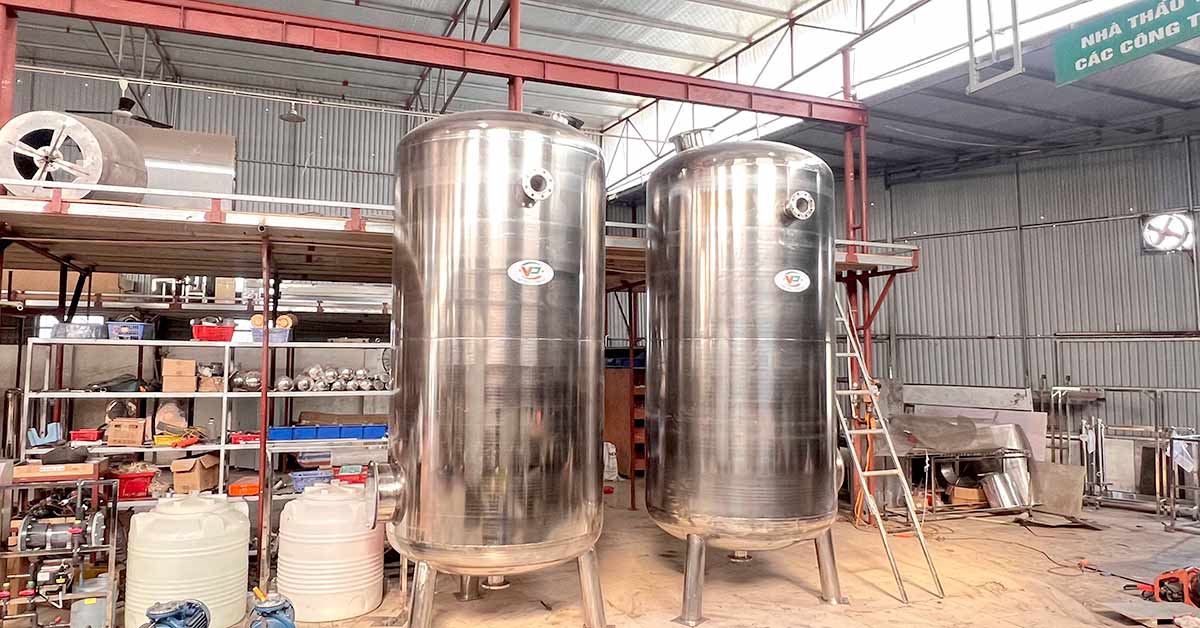 Bồn inox đứng giúp tiết kiệm diện tích
