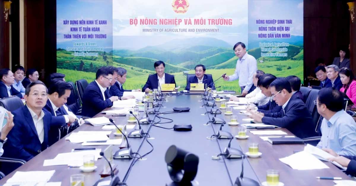 Bí thư Thành ủy Hà Nội Nguyễn Duy Ngọc và Bộ trưởng Trần Đức Thắng đồng chủ trì Hội nghị