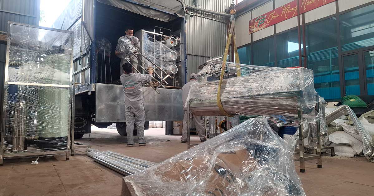 Vận chuyển vật tư thiết bị đến công trình